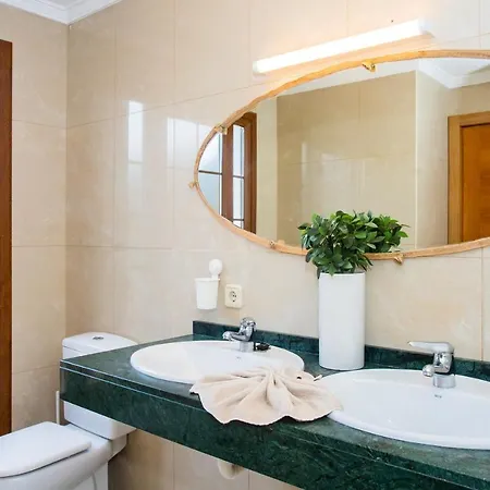 22 Sea Views, Pool,games,hot Tub, Office With Computer+ Wifi *