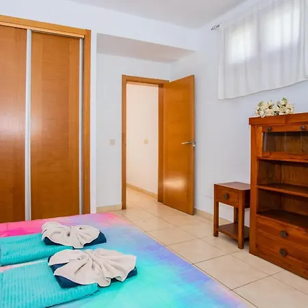 22 Sea Views, Pool,games,hot Tub, Office With Computer+ Wifi Villa Playa Blanca (Lanzarote)