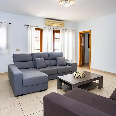 22 Sea Views, Pool,games,hot Tub, Office With Computer+ Wifi Villa